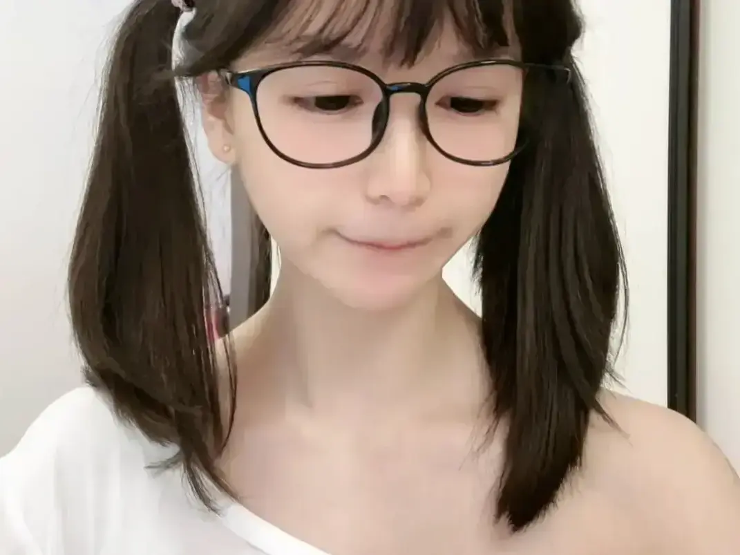 《萌小栖》天才交易员咯咯哒vlog原视频无删减全集-免费在线观看完整版-高清资源值得二刷细品